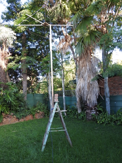 11 m Band Cobwebb antenna centred at 27.500 MHz: Testing underway (mounted to ladder using clamps)