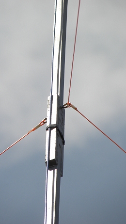 11 m Band J-Pole antenna centred at 27.500 MHz: Bottom gut line stays