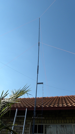 11 m Band J-Pole antenna centred at 27.500 MHz: Clamped in place