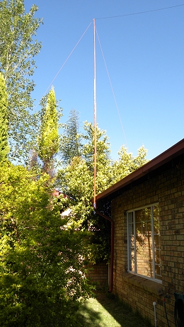 11 m Band Extended Double Zeppelin 'Zepp' (EDZ) antenna centred at 27.500 MHz: Wooden mast